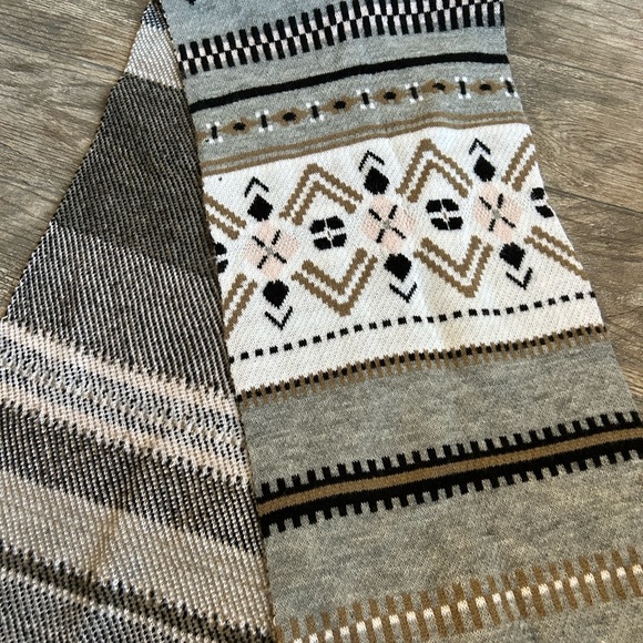 Super cute long soft scarf - Picture 2 of 2